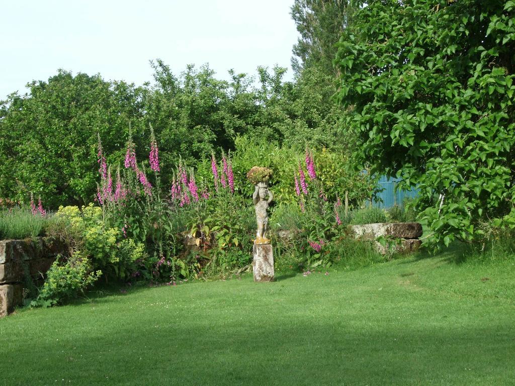 Woodlands Bed & Breakfast Barnt Green Exterior photo